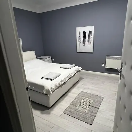 Sandra Center Apartment